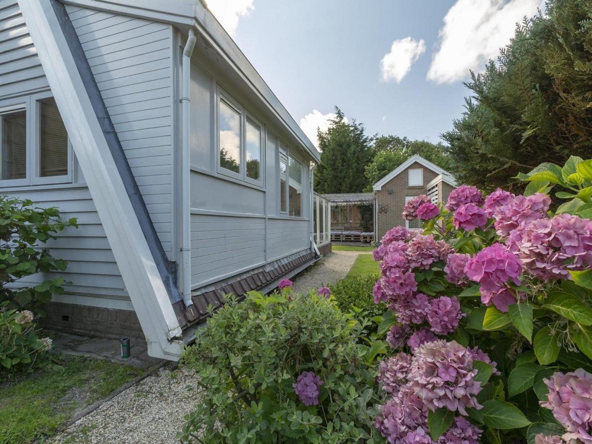 Cozy Holiday Home With Garden Sint Maartensvlotbrug Eksteriør bilde